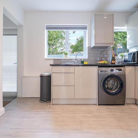 4 Bedroom House - Parking & Garden - Smart Tvs - Netflix - Wifi - Top Rated - 22Cg Birmingham Exterior foto