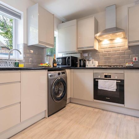 4 Bedroom House - Parking & Garden - Smart Tvs - Netflix - Wifi - Top Rated - 22Cg Birmingham Exterior foto